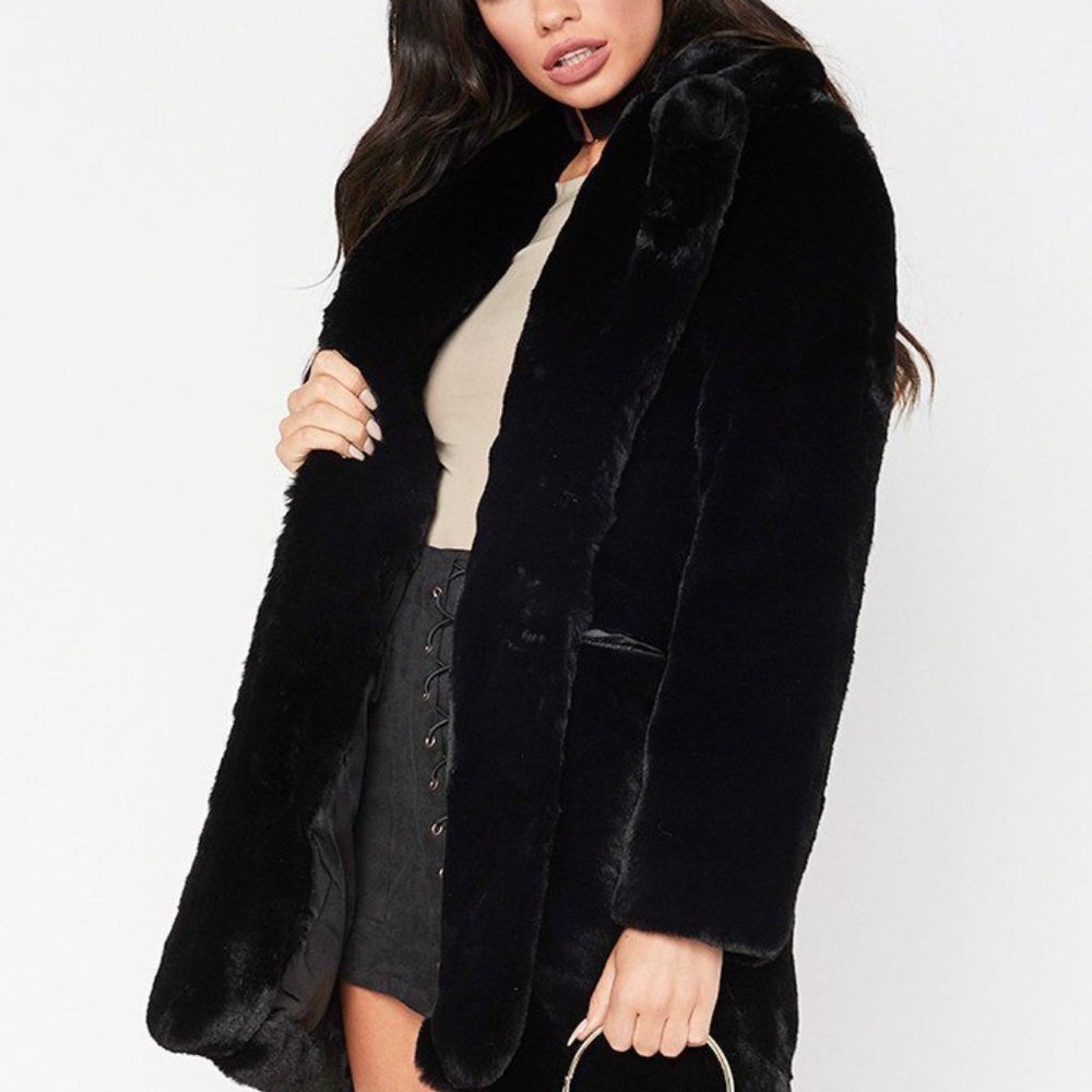 Fluffy Faux Fur Coat Light Snap Close Pockets